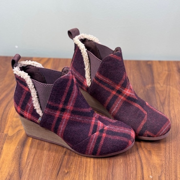 TOMS Kelsey Wedge Booties Barn Red Plaid Wool 9 - Picture 6 of 9